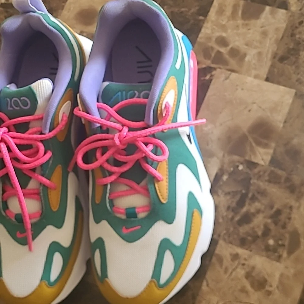 Nike Sneakers - Picture 2 of 4